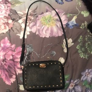 USED MICHAEL KORS BLACK STUDDED CROSSBODY